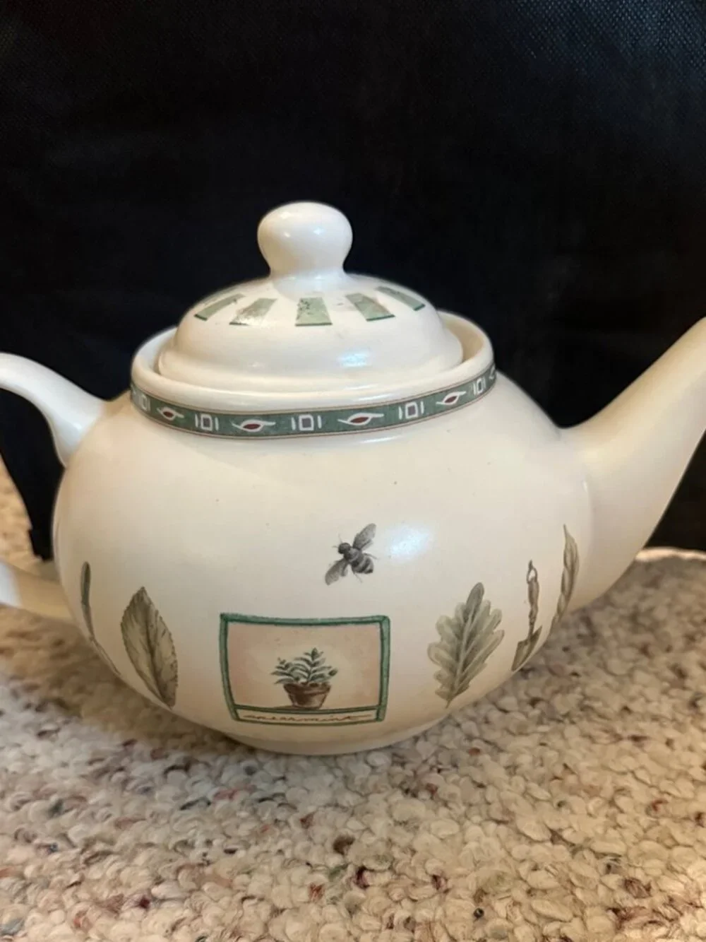 Pfaltzgraff Portfolio 'Naturewood Herb Garden' 4 Cup Teapot with Lid